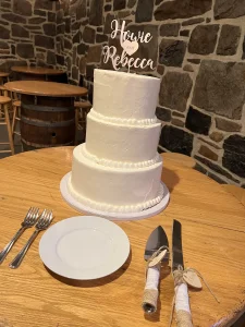 Rebecca and Howie’s wedding cake